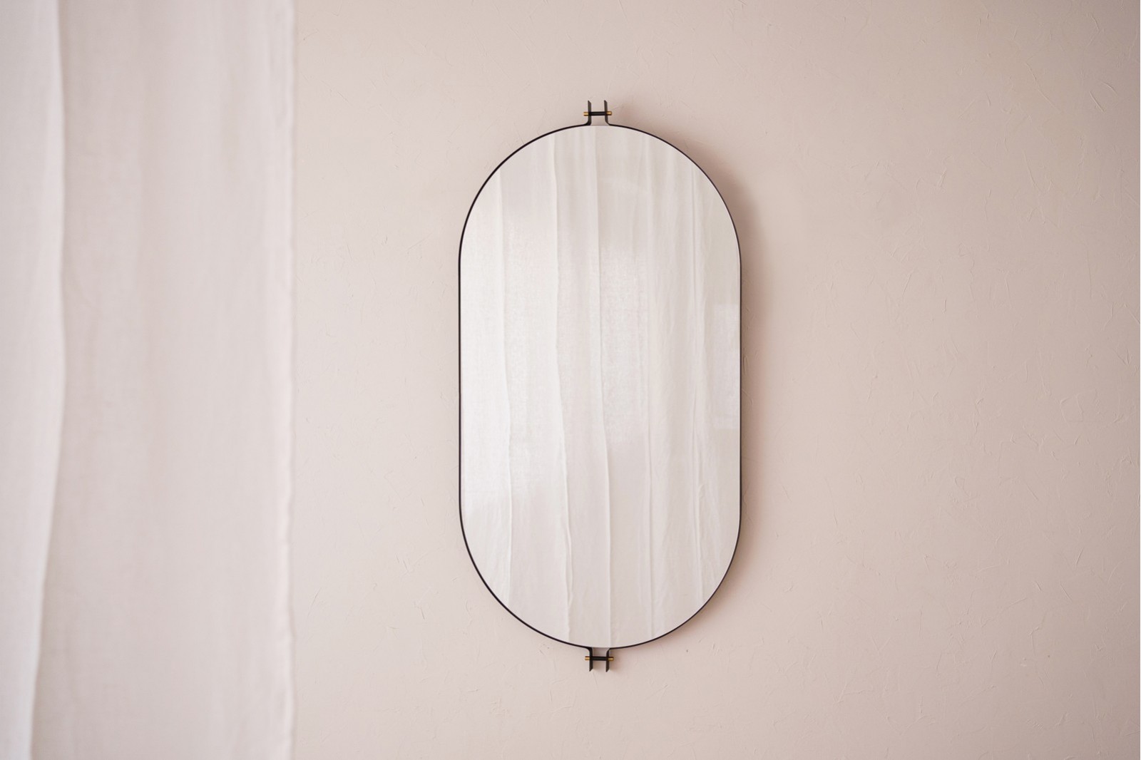 OVAL MIRROR 1. ANTIQUED METAL FRAME