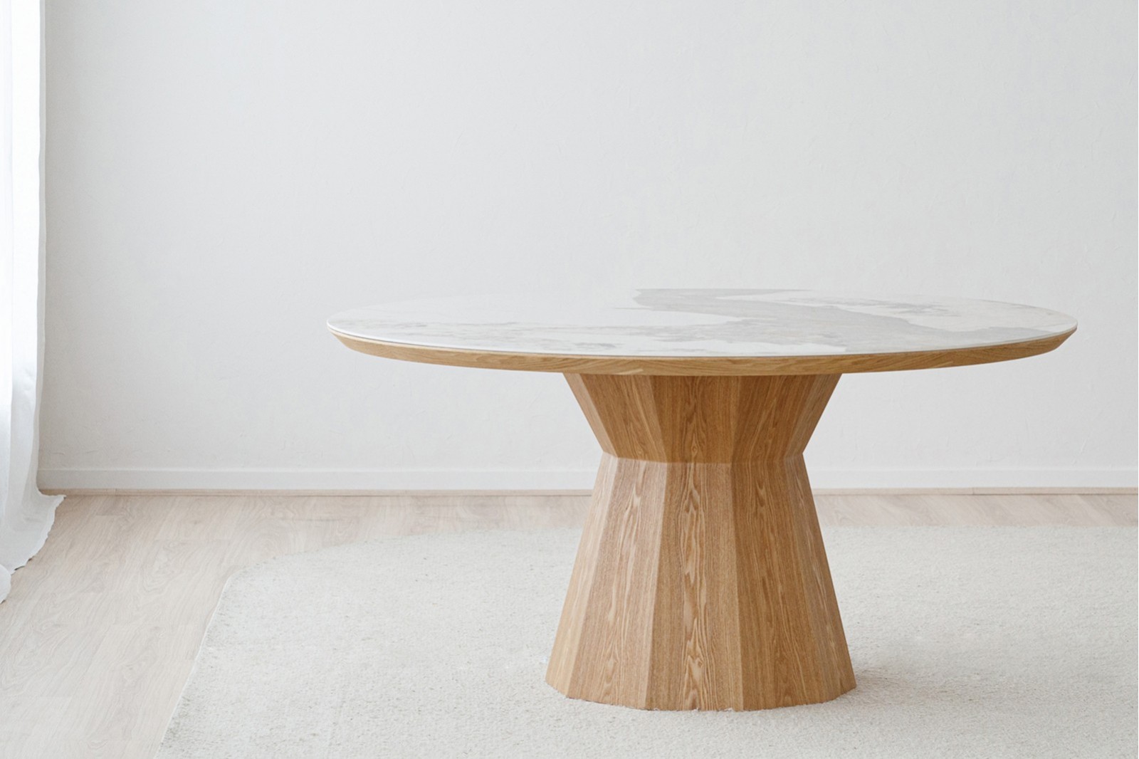 ROUND DINING TABLE NAT. CERAMIC AND ASH