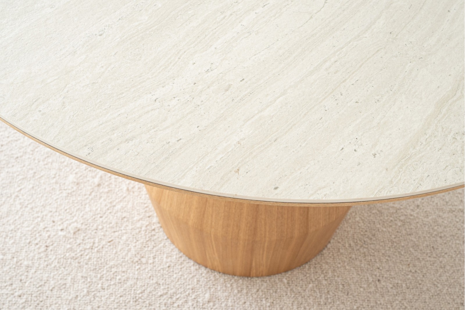 ROUND DINING TABLE. NATURAL ASH AND CERAMIC