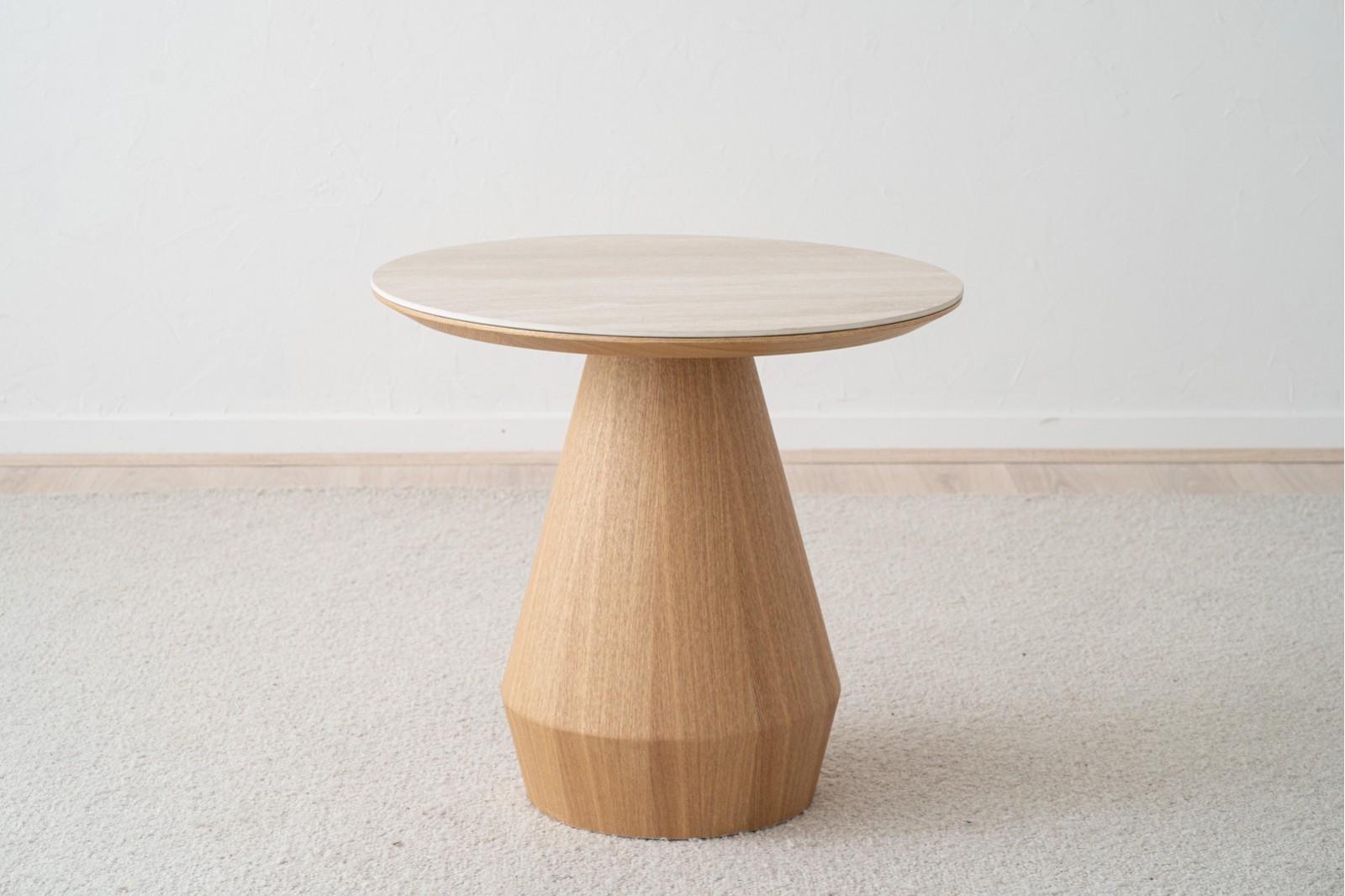 SIDE TABLE NATURAL ASH AND BEIGE CERAMIC