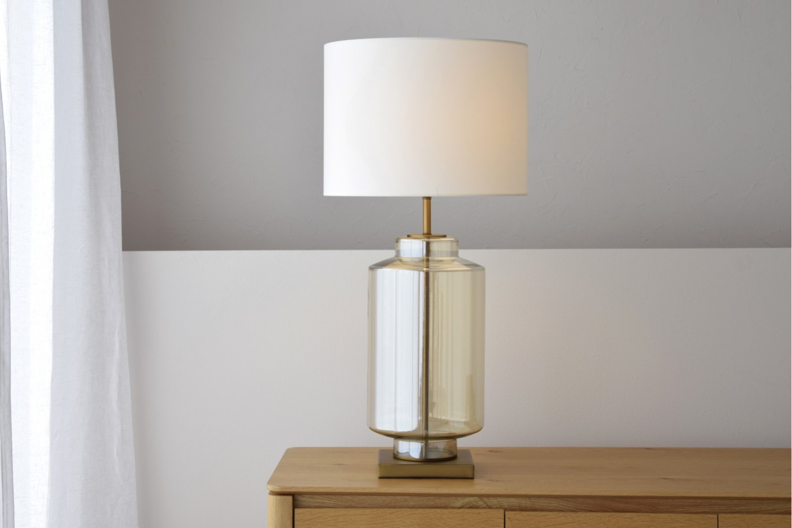 CYLINDER TABLE LAMP.AMBER GLASS. WITH SHADE