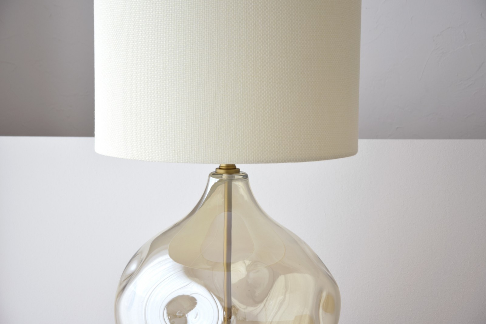 LAMPE DE TABLE VOLCANO EN VERRE AVEC ABAT-JOUR
