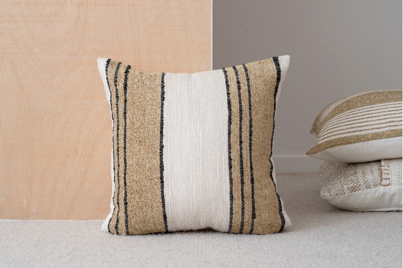 CUSHION ERO N1. WHITE CAMEL BLACK COTTON CUSHION