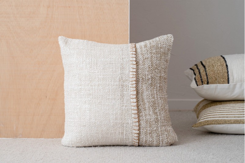 CUSHION ERO N4. WHITE CAMEL COTTON CUSHION