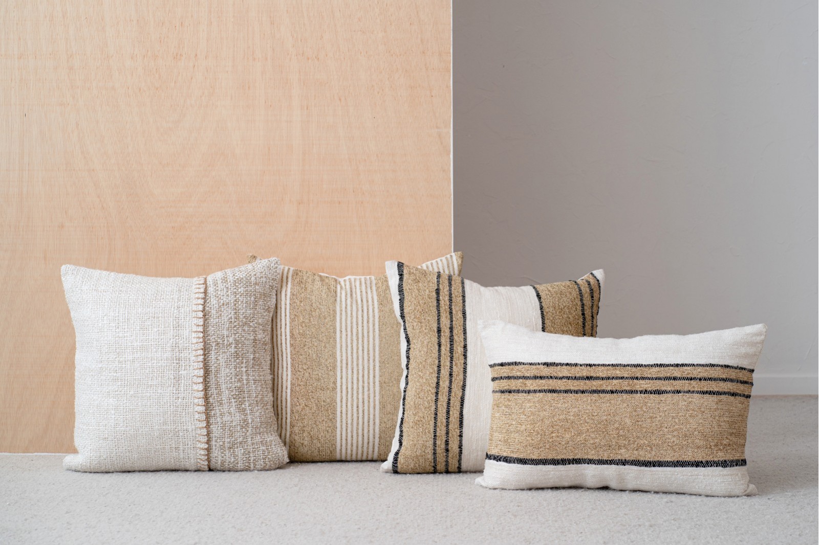 CUSHION ERO N4. WHITE CAMEL COTTON CUSHION