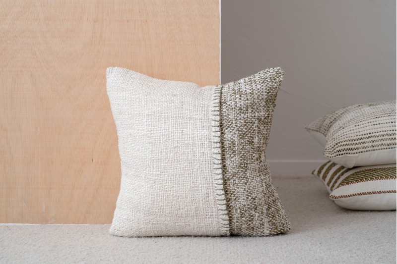 CUSHION BERTE N3. WHITE OLIVE GREEN COTTON CUSHION
