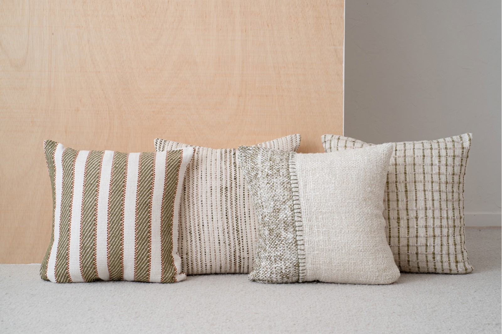 CUSHION BERTE N4. WHITE GREEN COTTON CUSHION