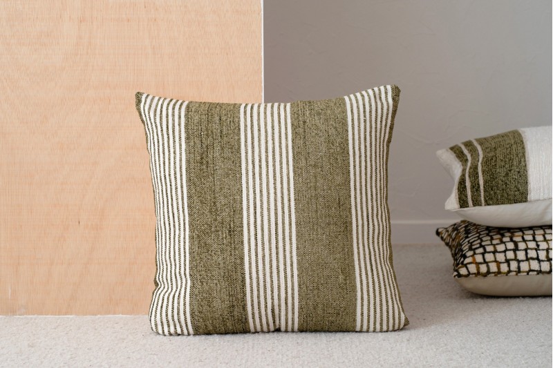CUSHION BERTE N5. WHITE OLIVE GREEN COTTON CUSHION