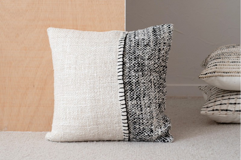 CUSHION. OTO N.3. BLACK WHITE COTTON CUSHION