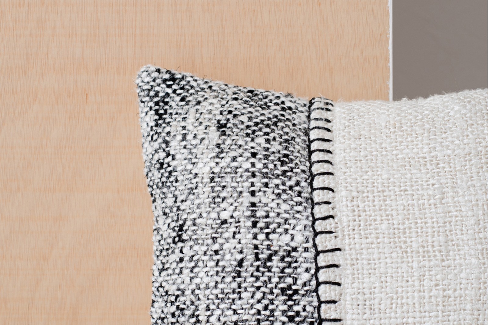 CUSHION. OTO N.3. BLACK WHITE COTTON CUSHION