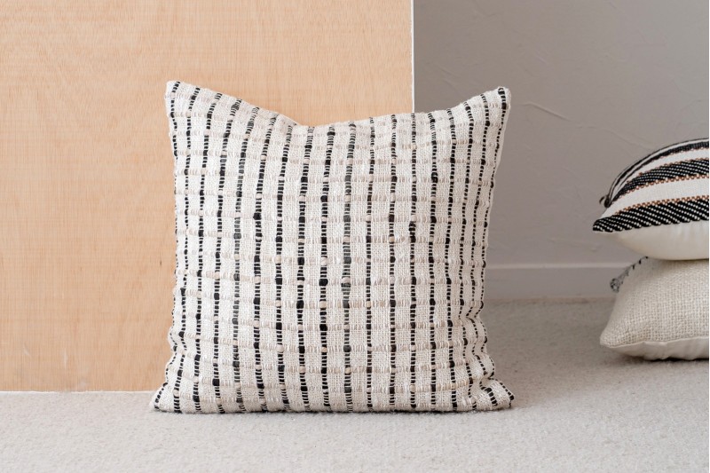 CUSHION OTO N4. BLACK WHITE BEIGE COTTON CUSHION