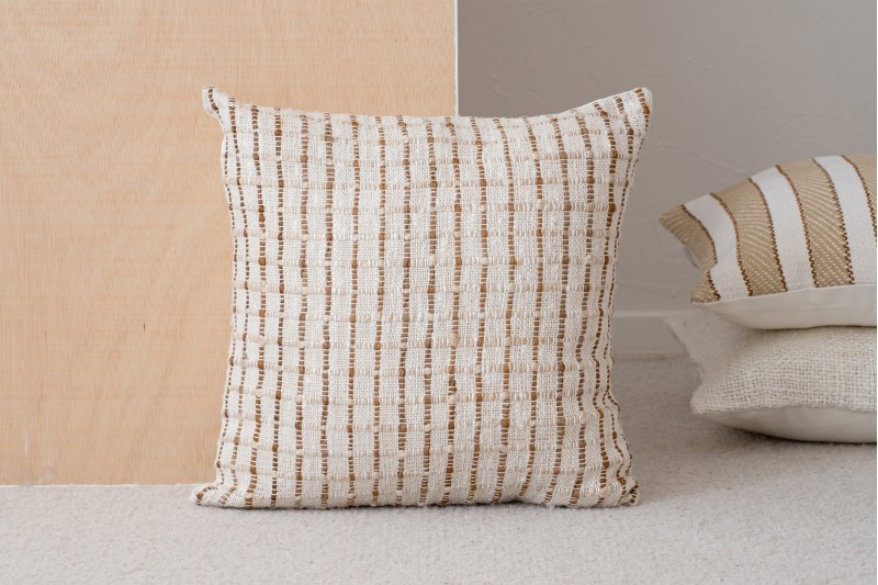 COUSSIN EN COTON BLANC BEIGE MARRON. ANXA N3