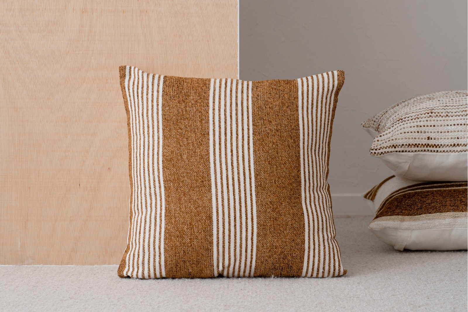 CUSHION MINIA N1. WHITE OCHRE COTTON CUSHION