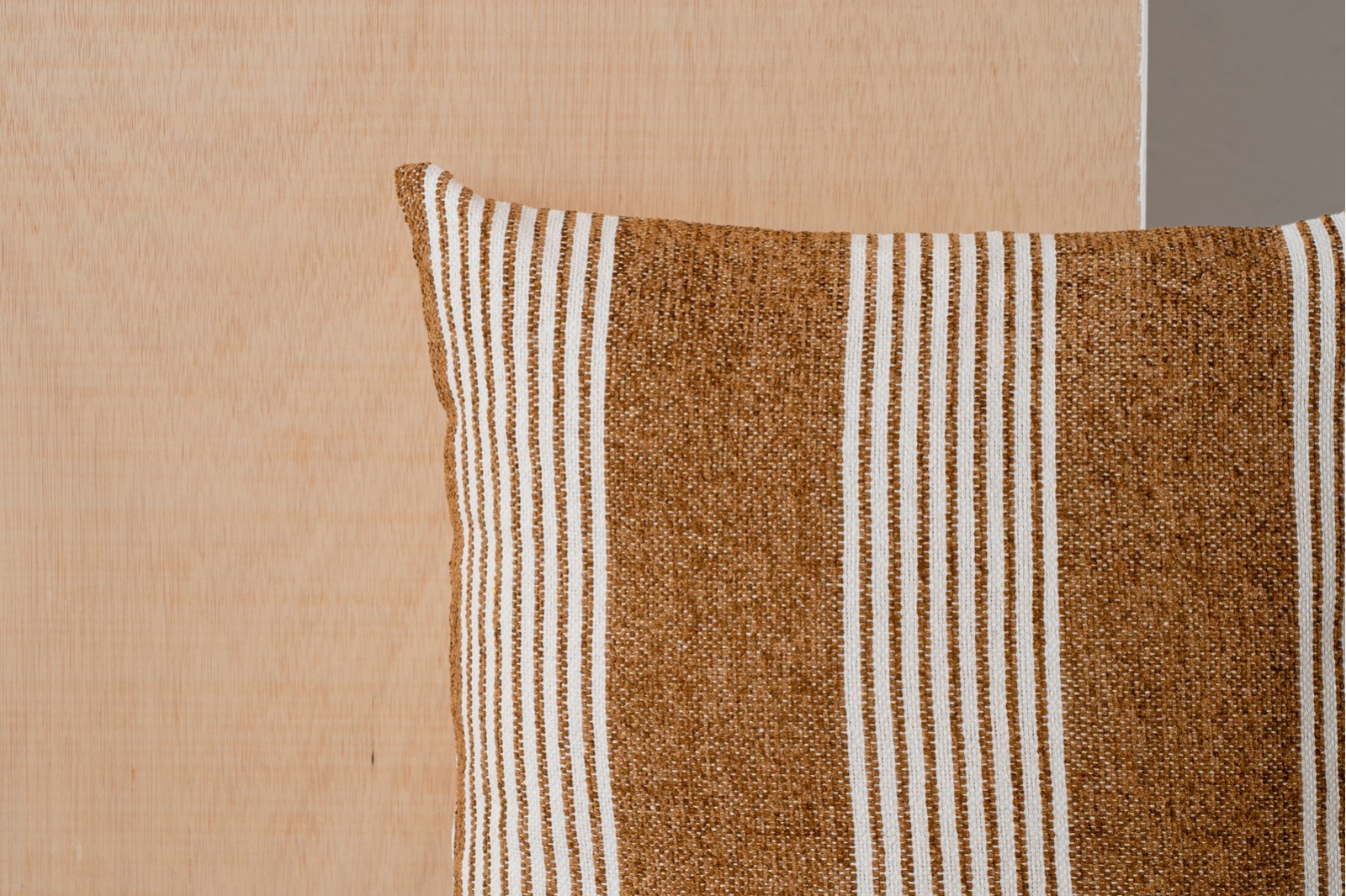 CUSHION MINIA N1. WHITE OCHRE COTTON CUSHION
