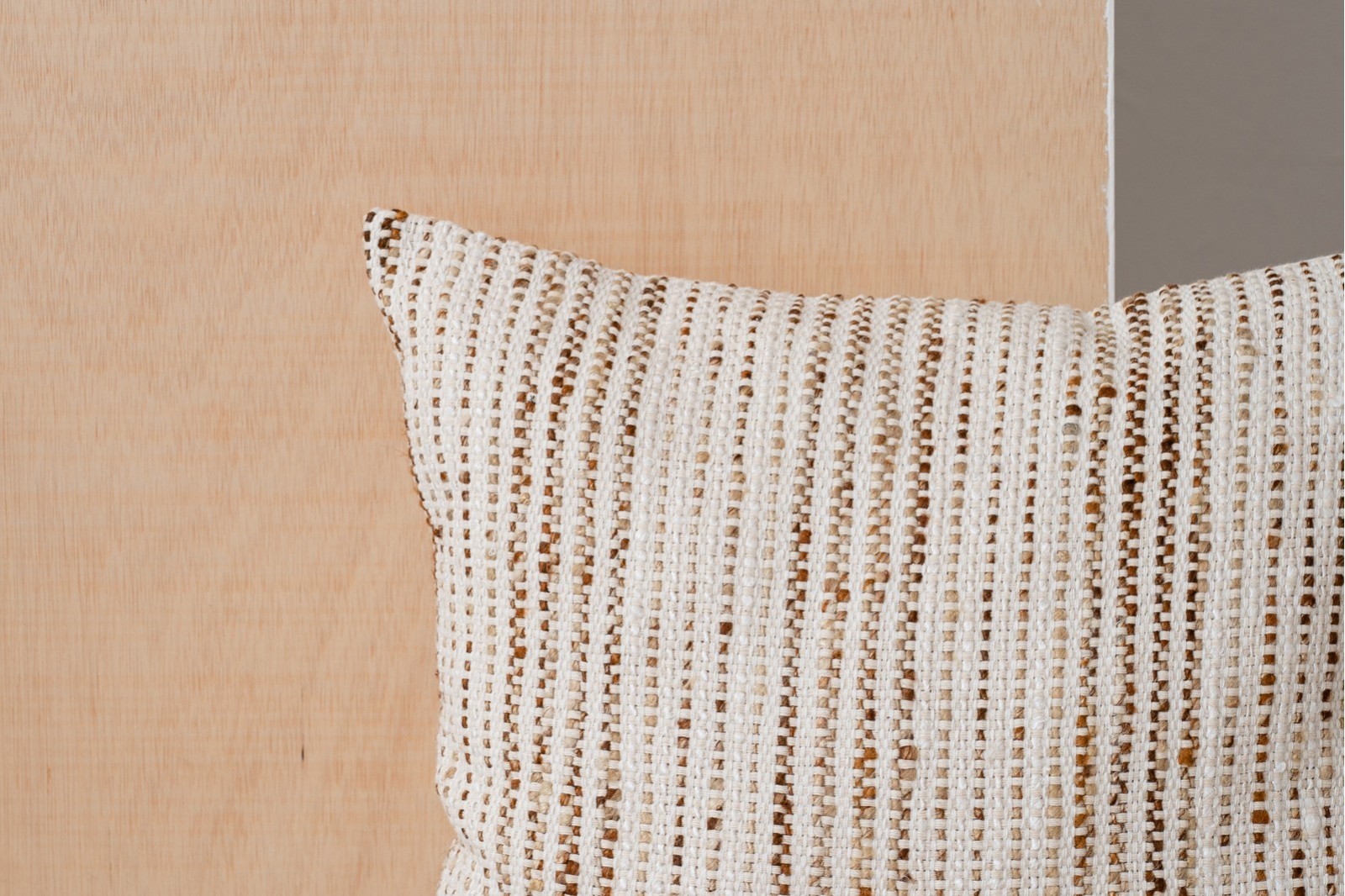 CUSHION MINIA N2. WHITE OCHRE COTTON CUSHION