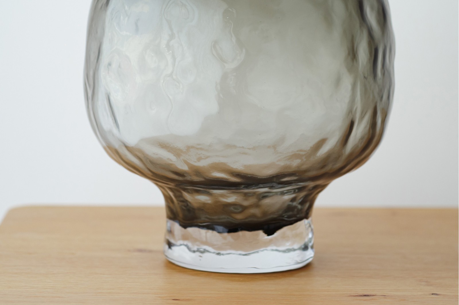 JARRÓN VIDRIO SALETA. GRIS. PEQUEÑO