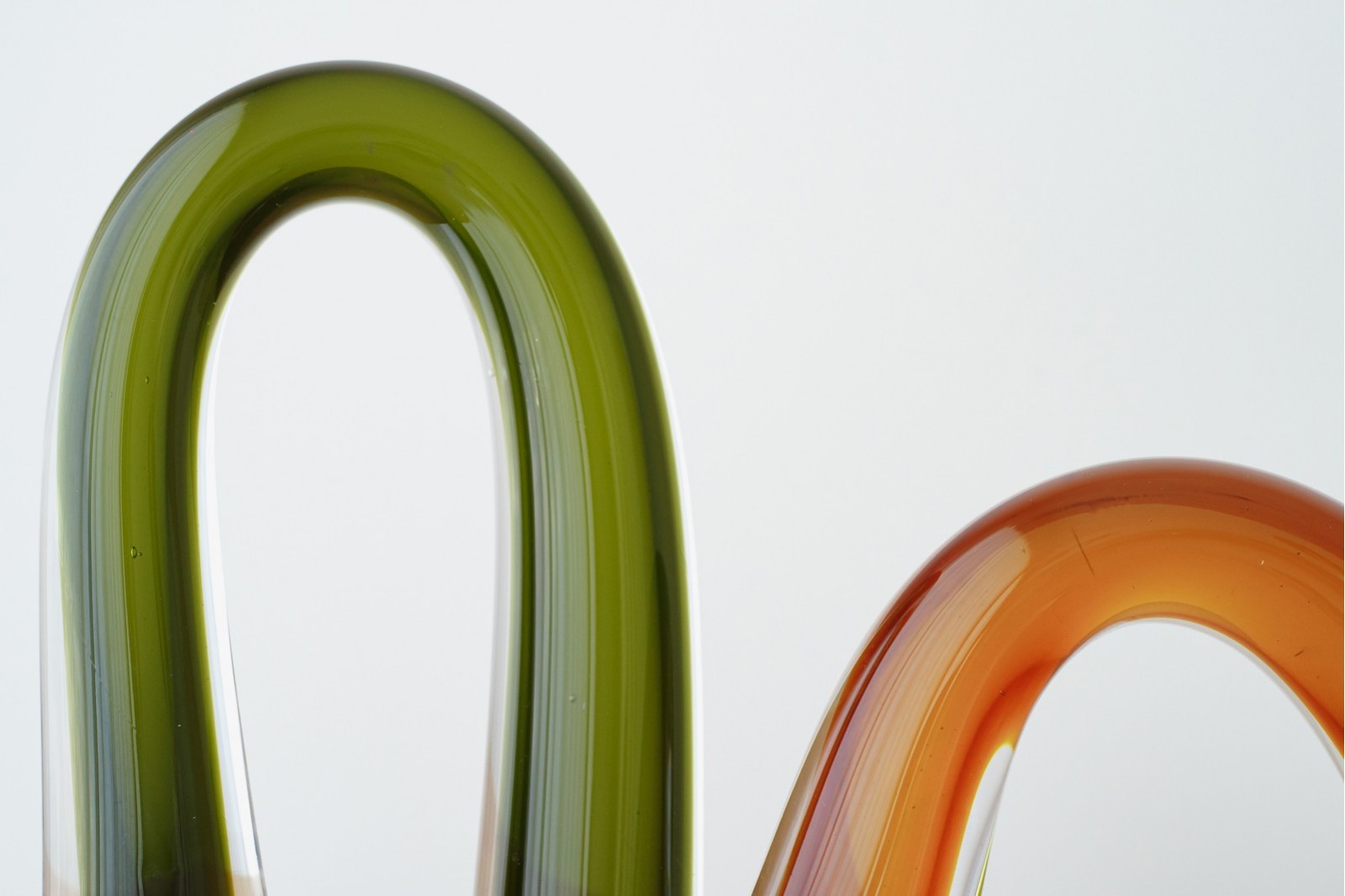 SET OF 2 PIECES IN GLASS BREO. GREEN AND AMBER