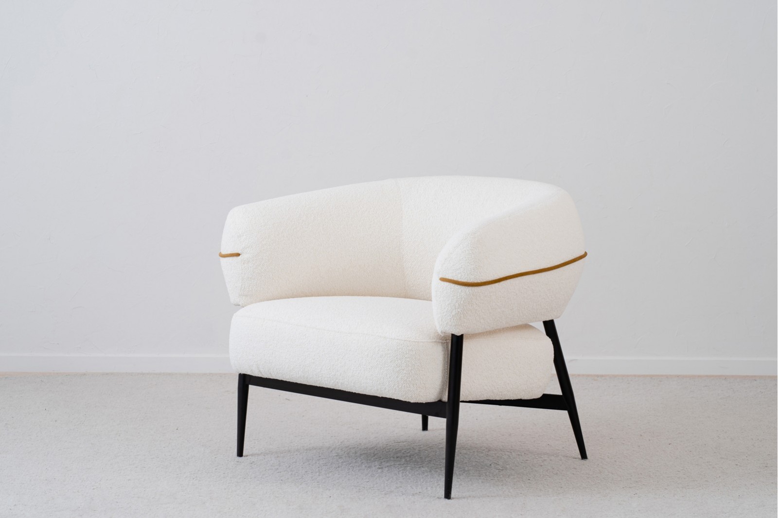 ARMCHAIR. ROUND SHAPE. OFF-WHTE OCHRE UPHOLSTERY