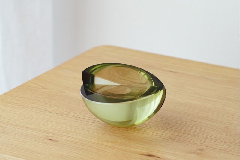 HÉMISPHÈRE EN CRISTAL COULEUR VERT.PETIT