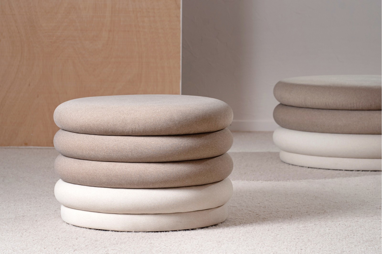 SMALL NOE POUF. TAUPE AND IVORY
