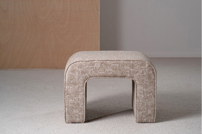 NAIA POUF. CAMEL AND BEIGE