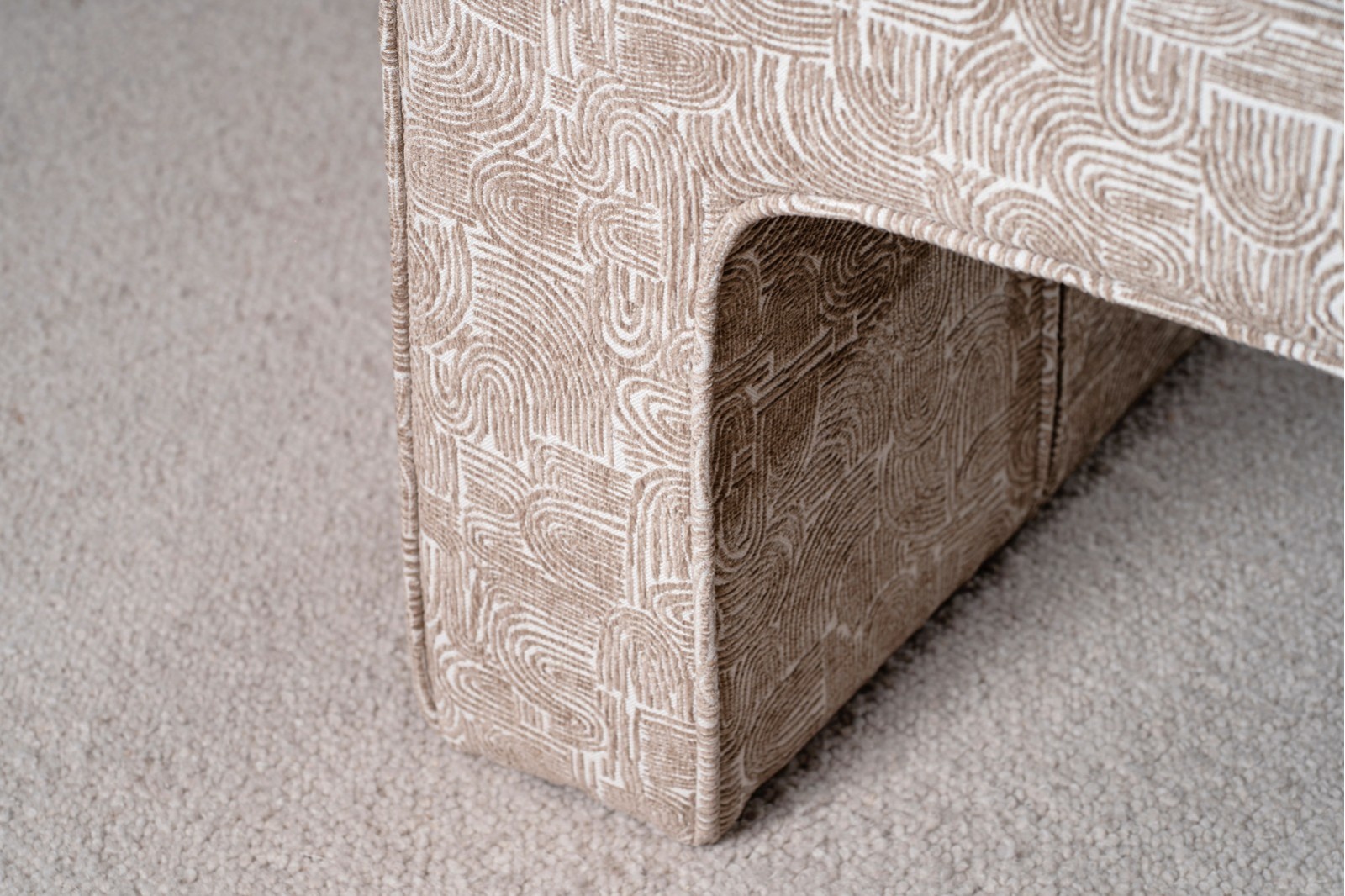 NAIA POUF. CAMEL AND BEIGE
