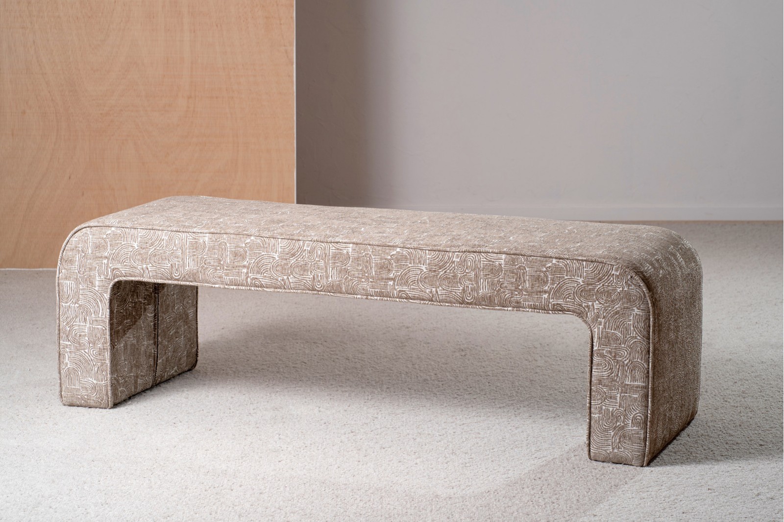 NAIA BENCH. CAMEL AND BEIGE