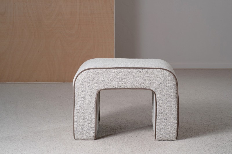 XELA POUF. IVORY GRAY TAUPE