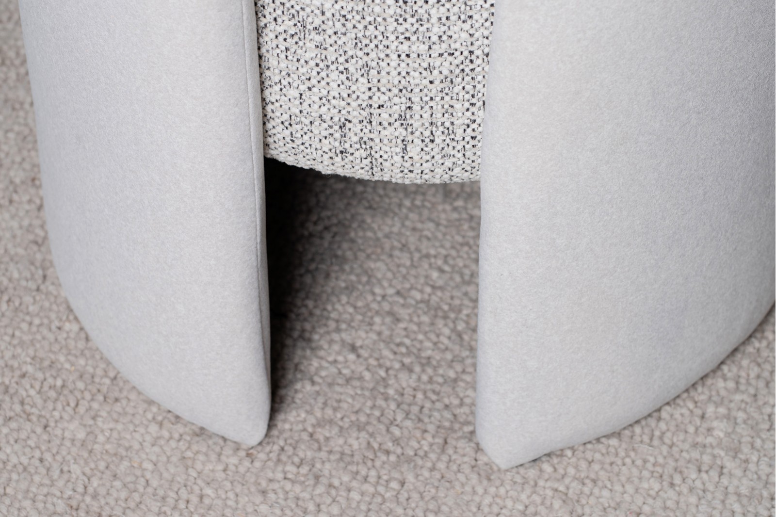 SET 2 XANA POUFS. IVORY GREY