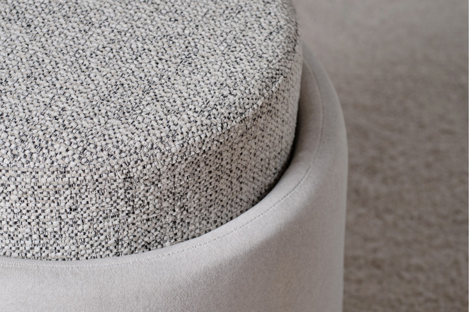 SET 2 POUFS XANA. IVOIRE GRIS