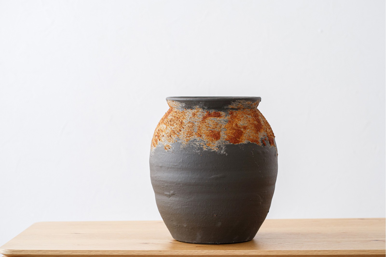FERRO COLLECTION: CERAMIC VESSELS