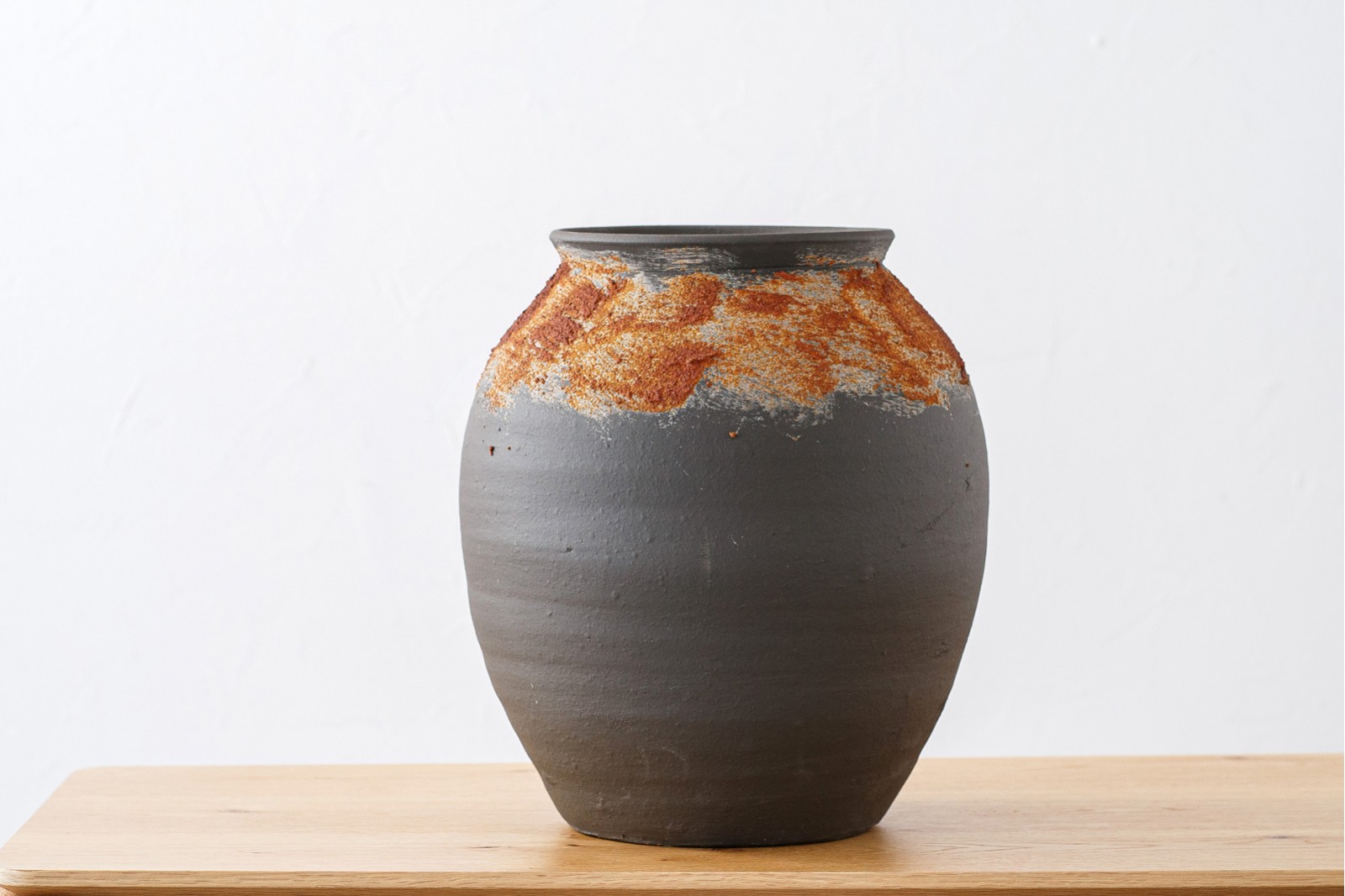 FERRO COLLECTION: CERAMIC VESSELS