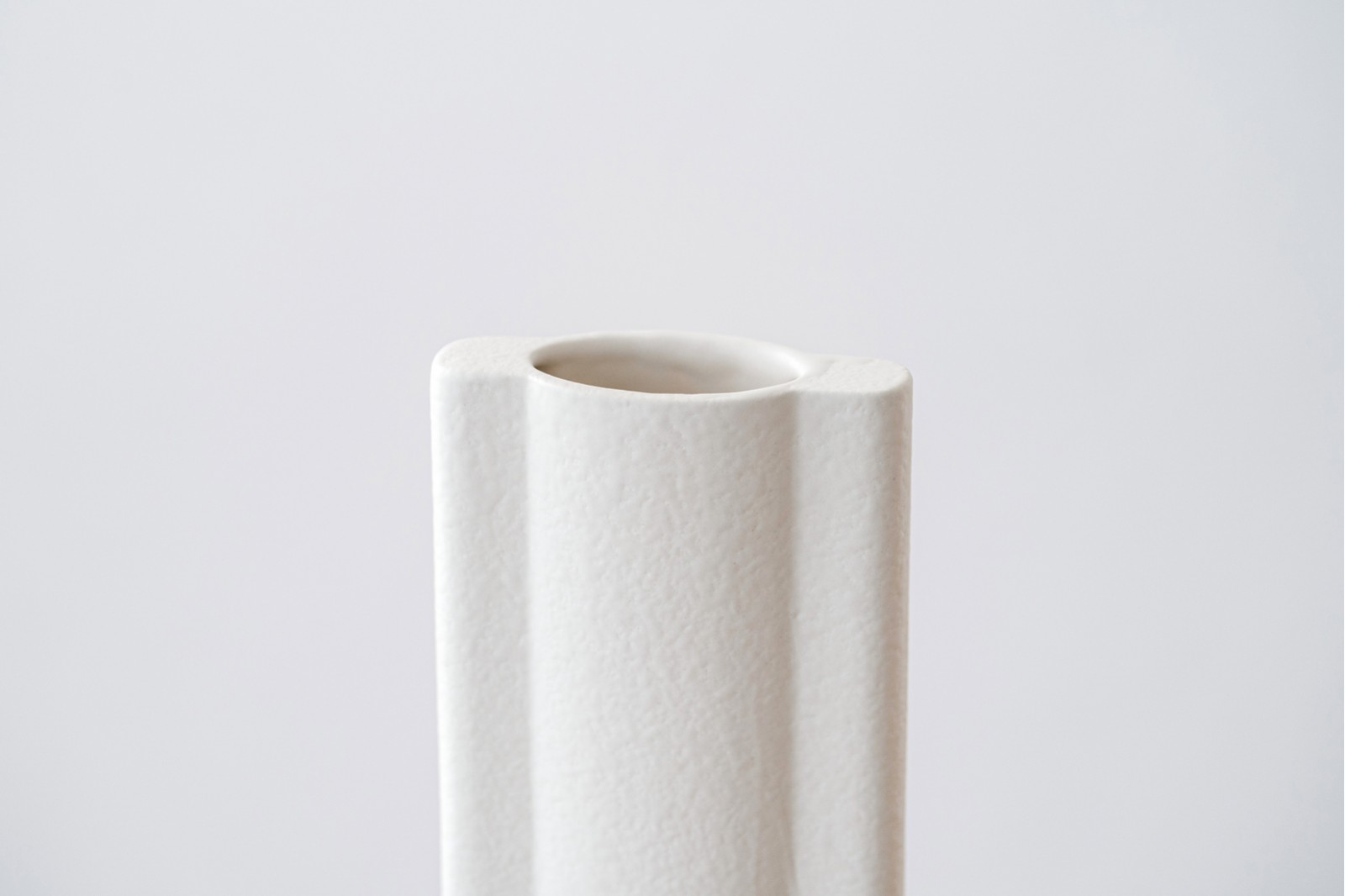 DARA COLLECTION: CERAMIC VASES