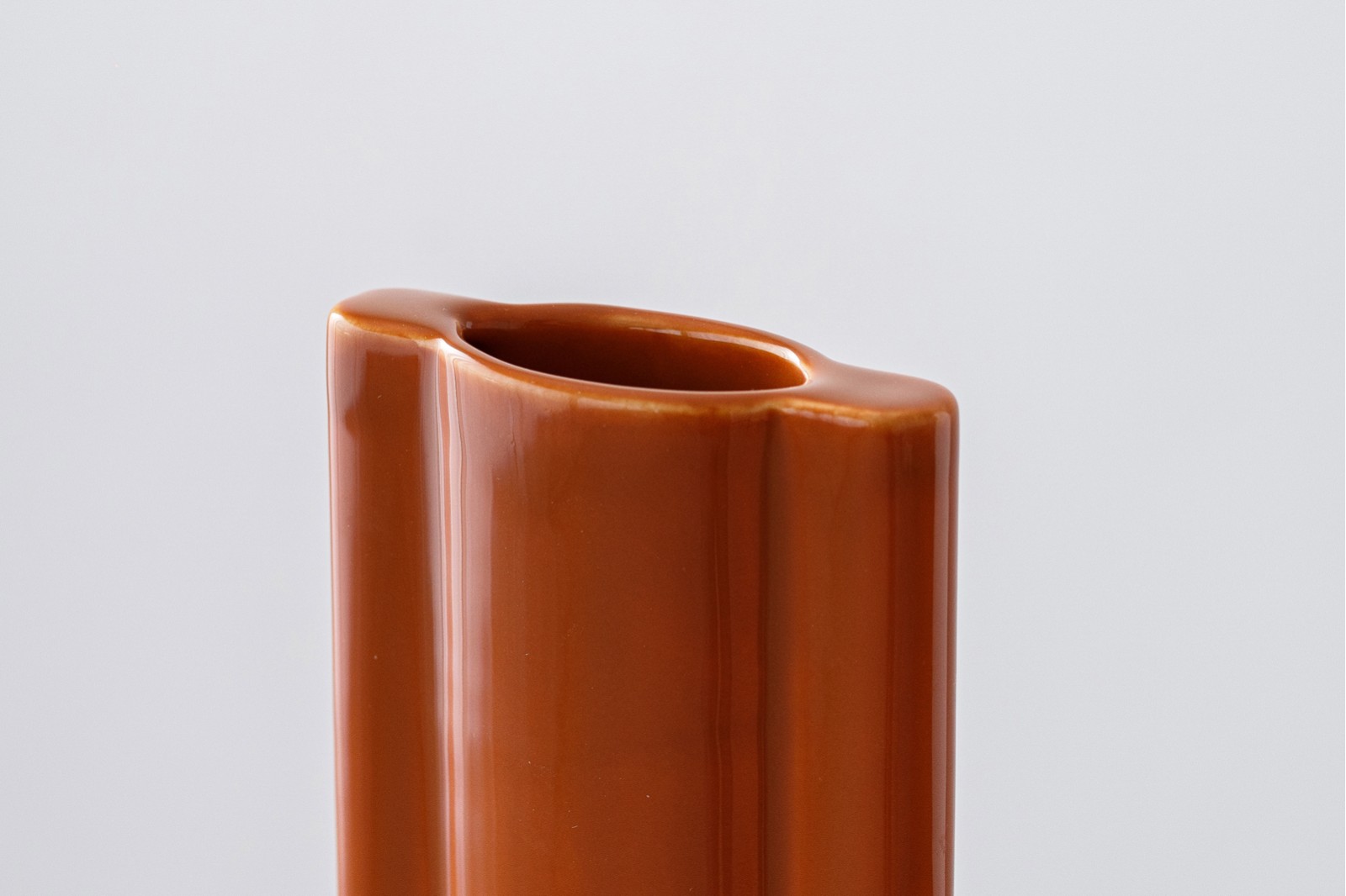 DARA COLLECTION: CERAMIC VASES