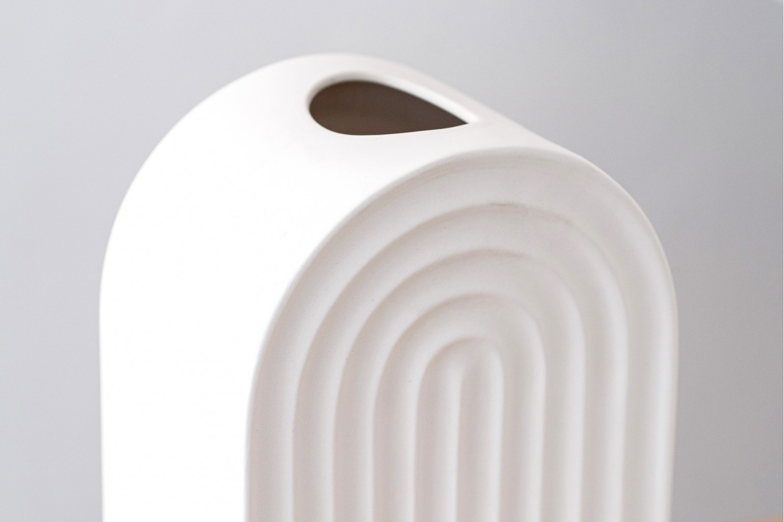 NERVA COLLECTION: CERAMIC VASES