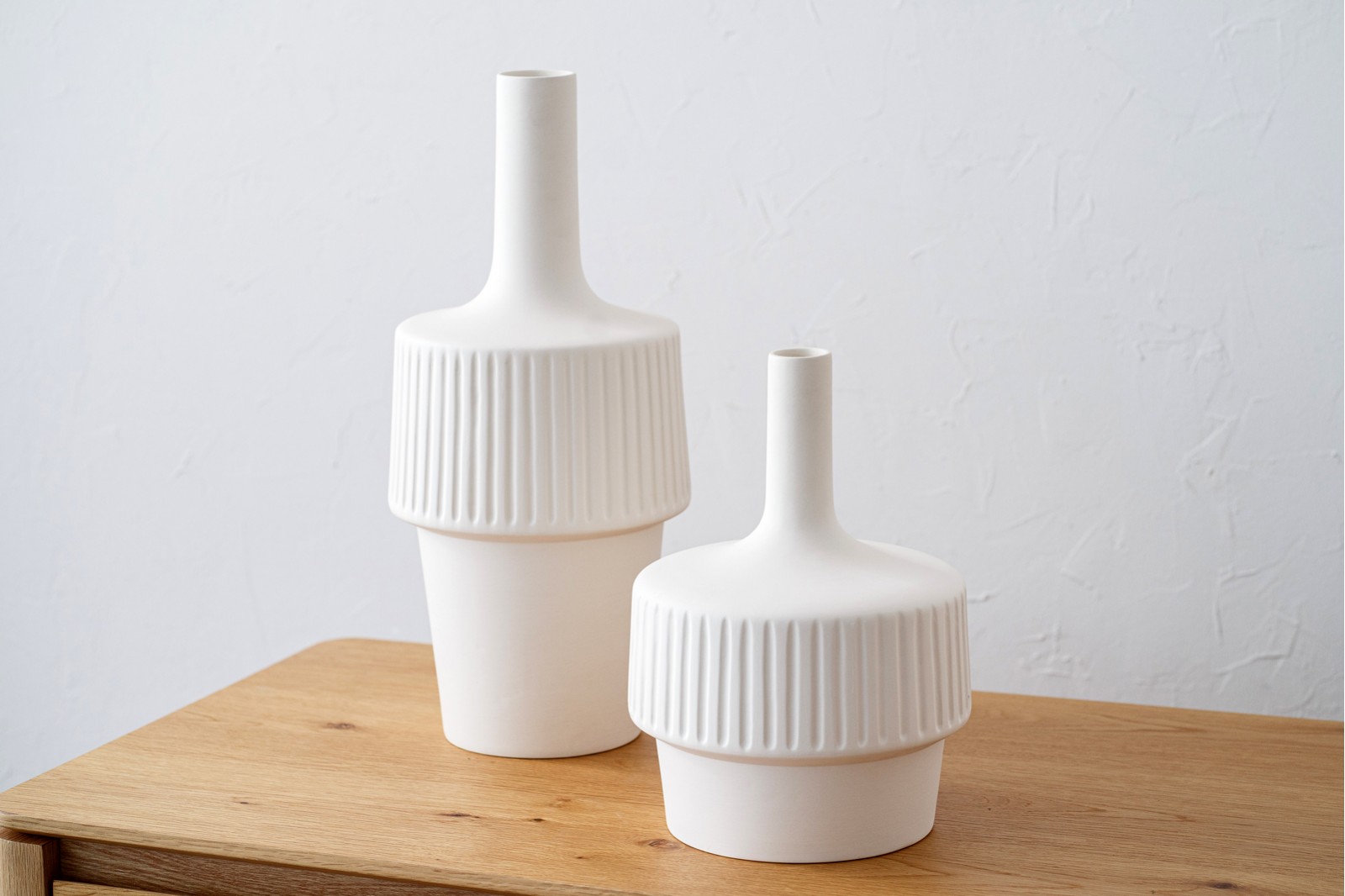 VESTA COLLECTION: WHITE CERAMIC VASES