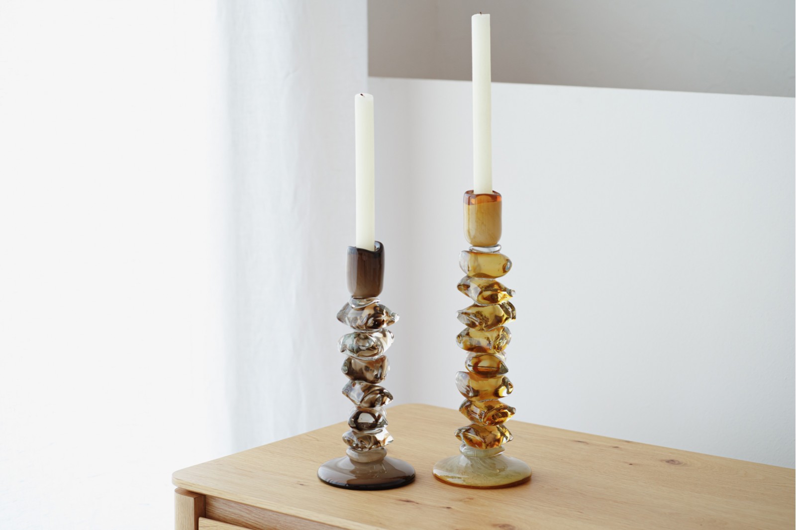 ALDÁN COLLECTION: GREEN AMBER GLASS CANDLES HOLDERS