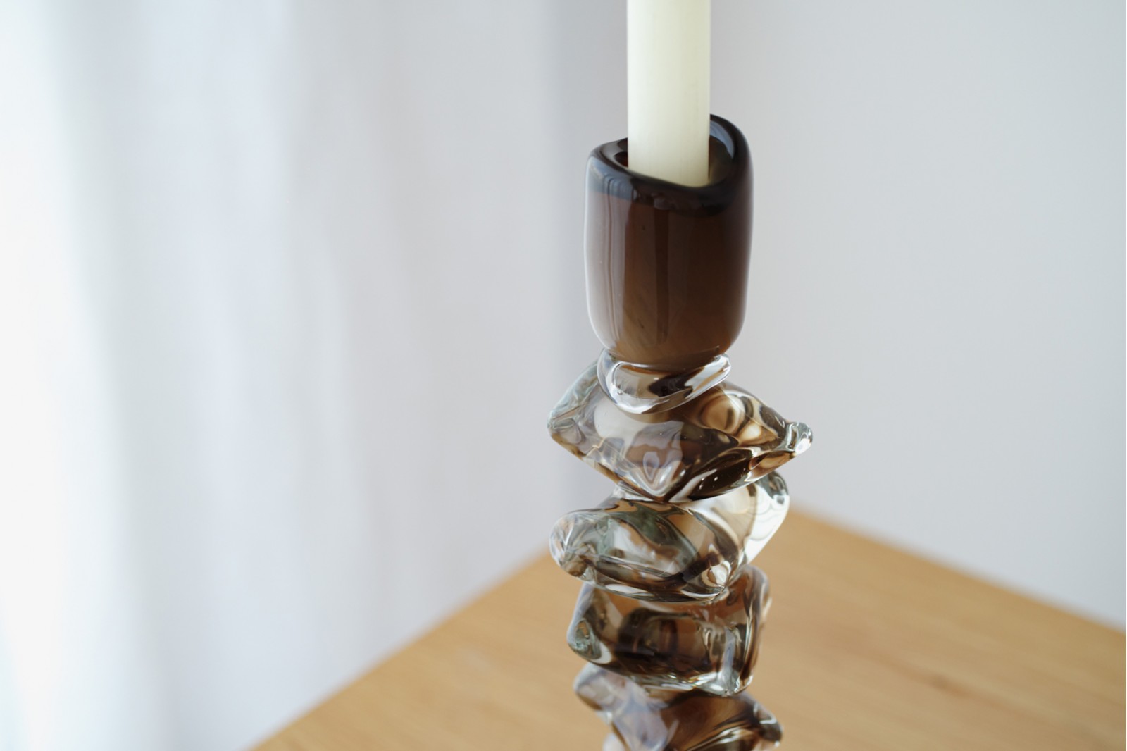 ALDÁN COLLECTION: GREEN AMBER GLASS CANDLES HOLDERS
