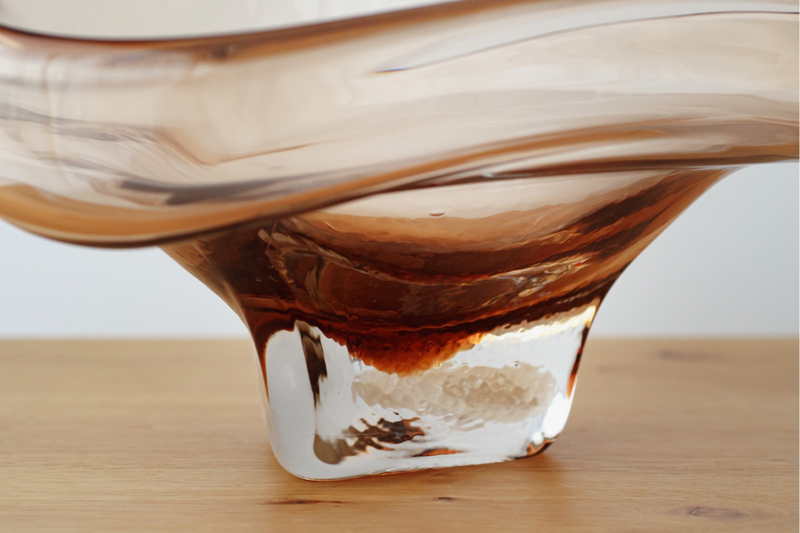 EREA COLLECTION: COLORED GLASS TABLE CENTREPIECES