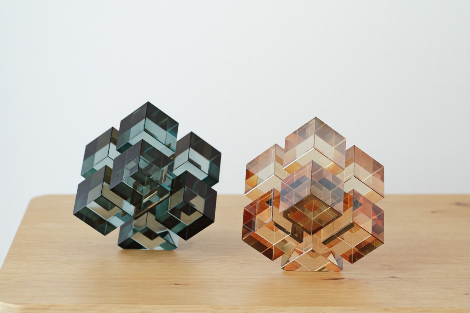 PUZZLE COLLECTION: BLUE PEARL GLASS CUBE