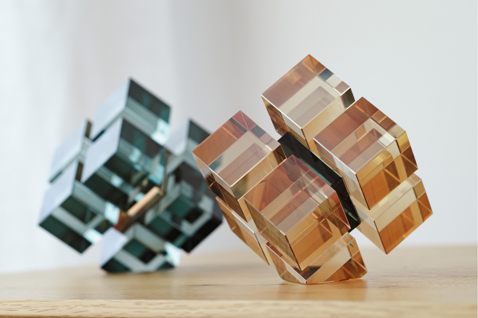 PUZZLE COLLECTION: BLUE PEARL GLASS CUBE