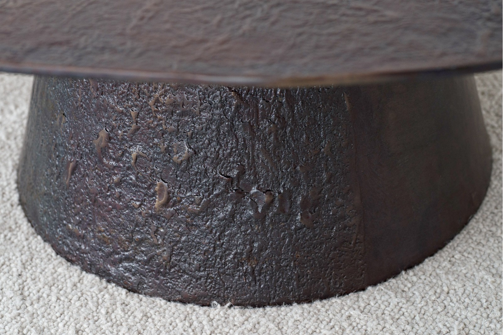 TABLE BASSE EN METAL. JUNO.  OXIDE