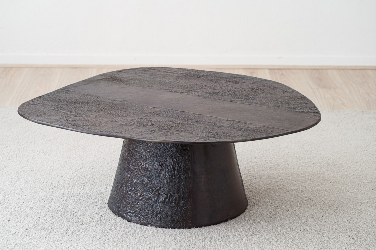 TABLE BASSE EN METAL. JUNO.  OXIDE