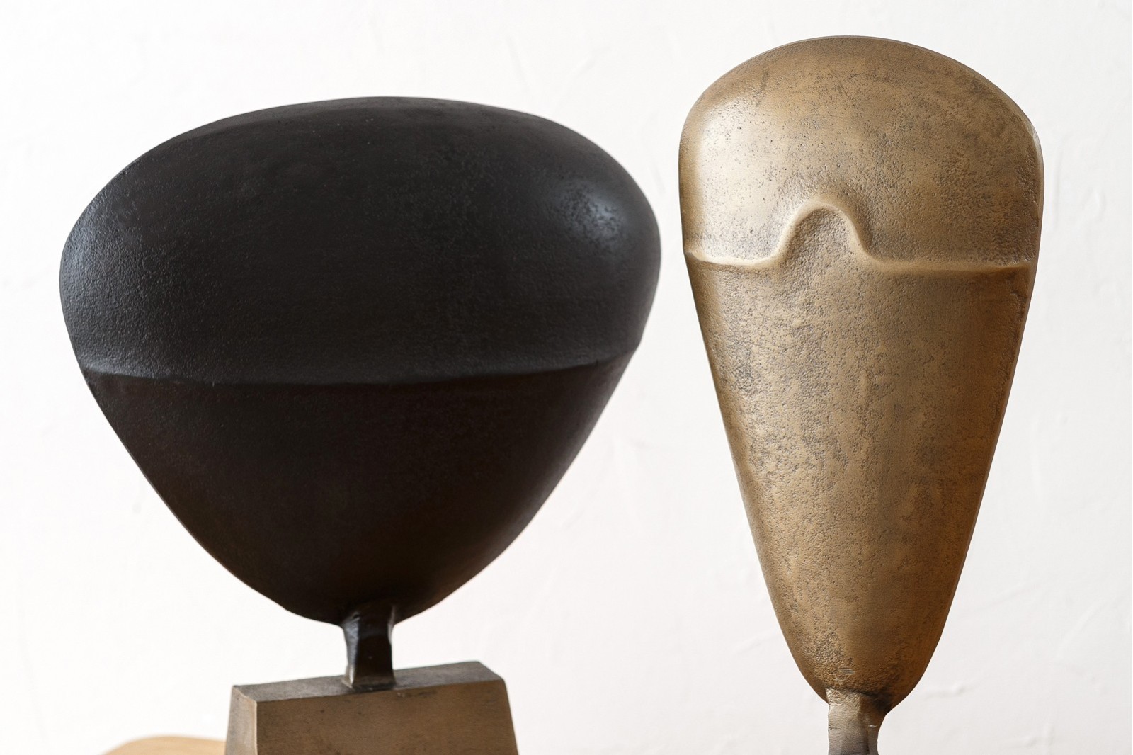 ESCULTURA MÁSCARA METAL.ORO VIEJO  NEGRO