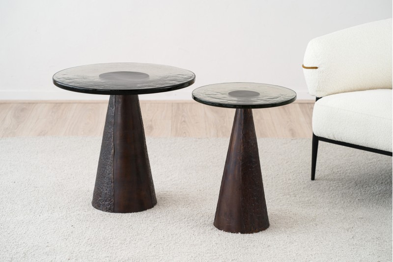 TABLES D'APPOINT KALA : LAITON VIEILLI ET VERRE