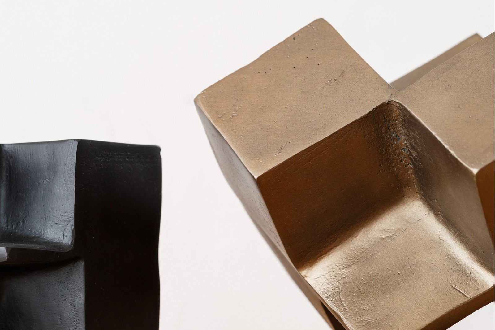 COLLECTION CUBO : DÉCORATION MÉTAL OR NOIR