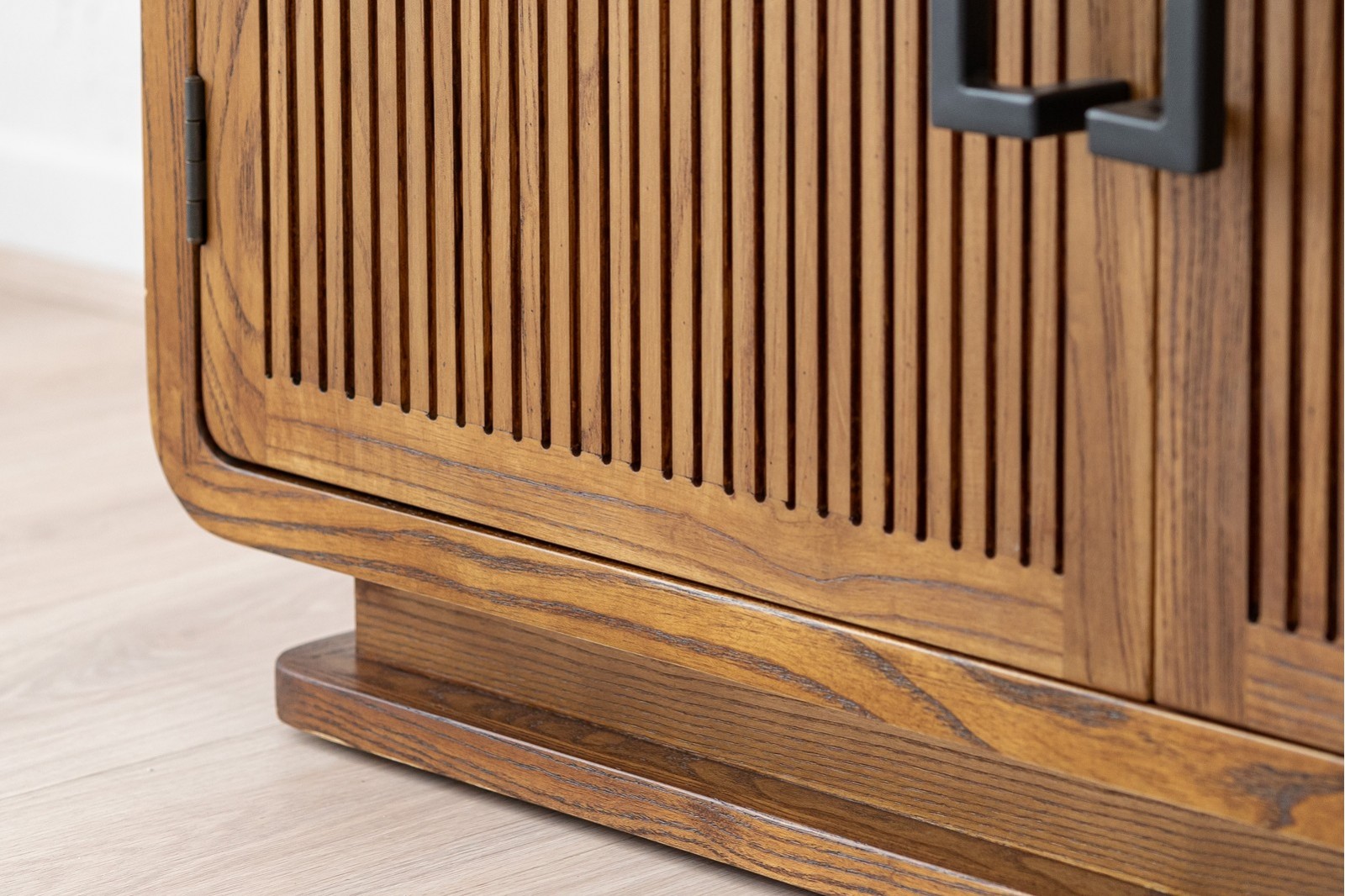 BUFFET HEREA. FRENE COULEUR MIEL