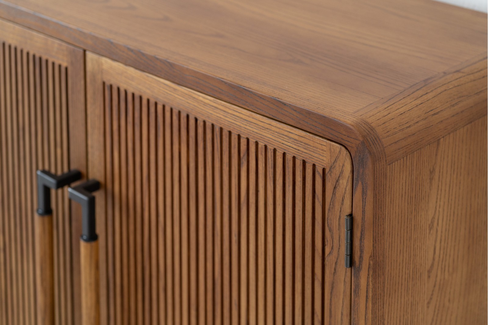 HEREA SIDEBOARD. ASH HONEY TONE