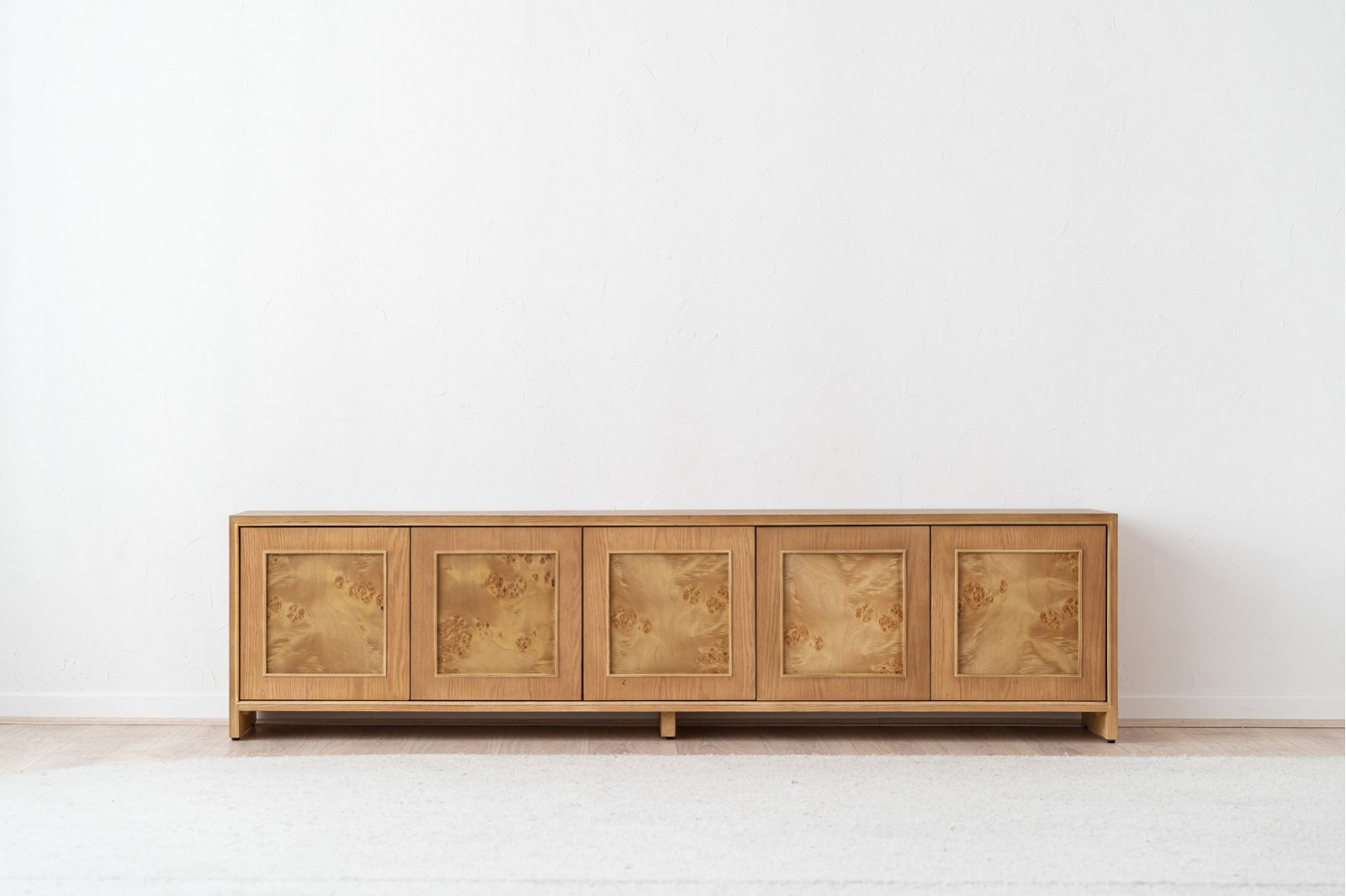 MUEBLE TV TERRA. ROBLE TENIDO CLARO