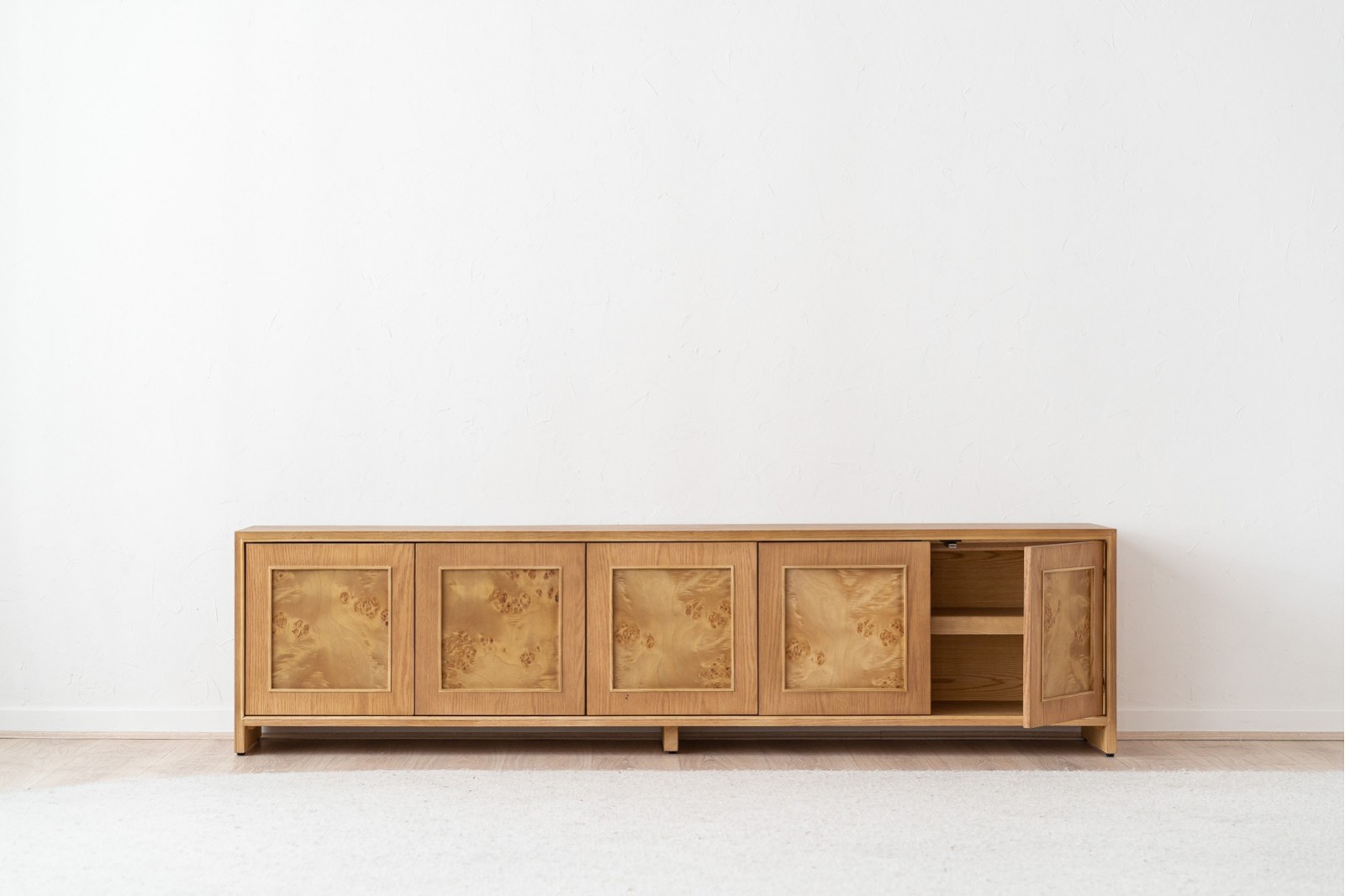 MUEBLE TV TERRA. ROBLE TENIDO CLARO